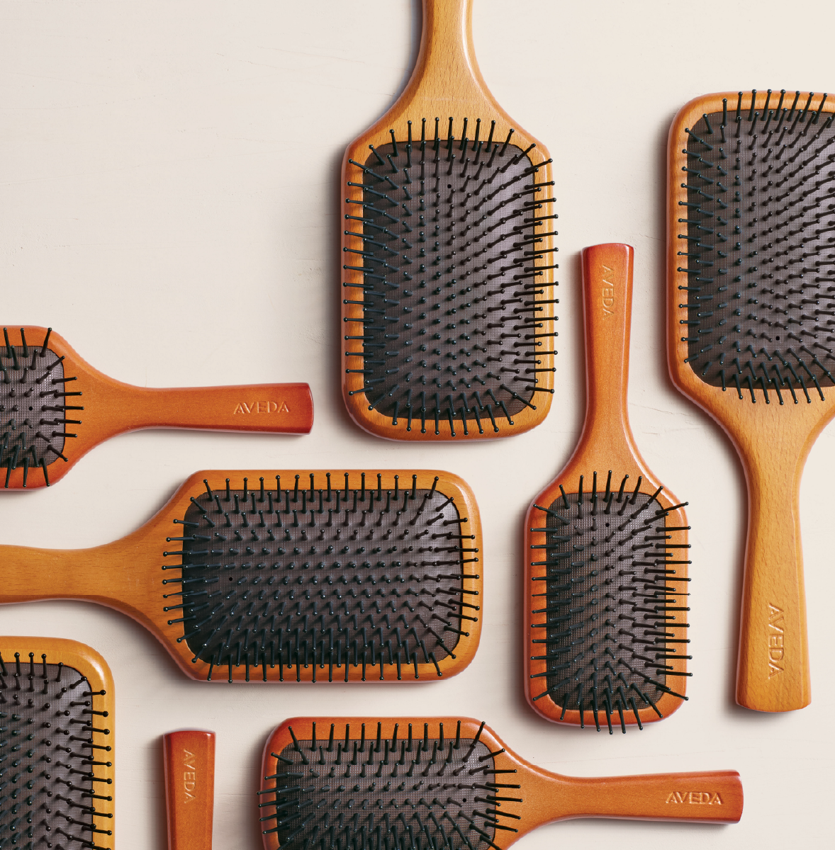 「アヴェダ」パドルブラシ刻印のイメージ画像