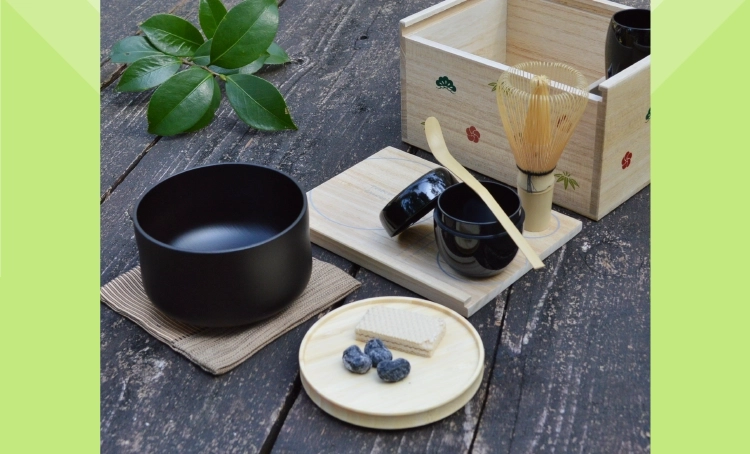 「西本」遊茶箱 白木 松竹梅
								（木・竹・樹脂・布、箱：幅18×奥行13.3×高さ10cm）29,000円