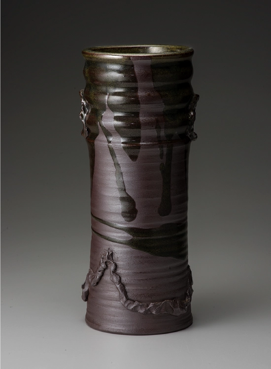 黒薩摩花瓶
                        （11.5×27.5cm）220,000円