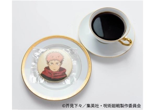 『アニメーション 呪術廻戦展』プリントクッキーセット（1セット）1,320円※クッキーは全6種からお選びいただけます。※ドリンクはコーヒー、カフェオレ、紅茶からお選びいただけます。※クッキーは他のコラボメニューに＋660円でお付けすることが可能です。