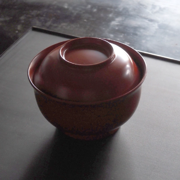 桃椀（直径10.7×高さ8.2㎝）tray（縦27.7×横27.7㎝） 