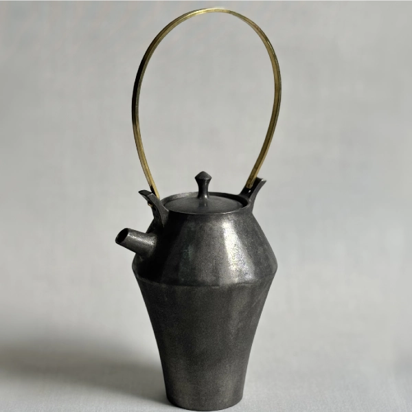 四分一塗酒注（直径9×高さ24㎝）