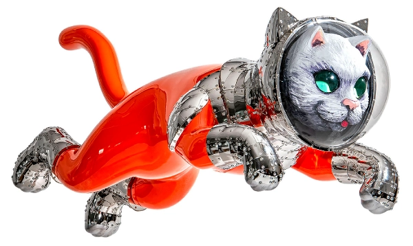 《SHIP'S CAT（Flying）》 2024年（90×47×130cm、 ステンレススチール、FRPほか）