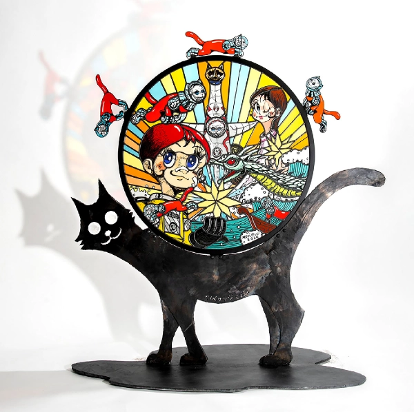《SHIP'S CAT（Journey of Life）》 2024年（116×121×61cm、ステンドグラス、鉄ほか）