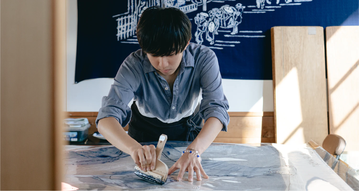 時間のかかる絞り、一瞬の染め。絞り染めの奥深さ。