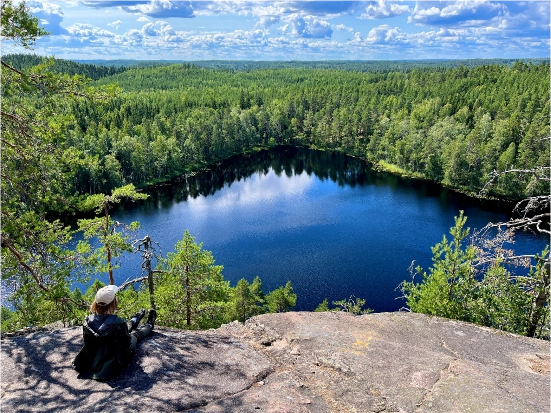 フィンランド人にとって、森はとても身近な存在、心が癒される場所。